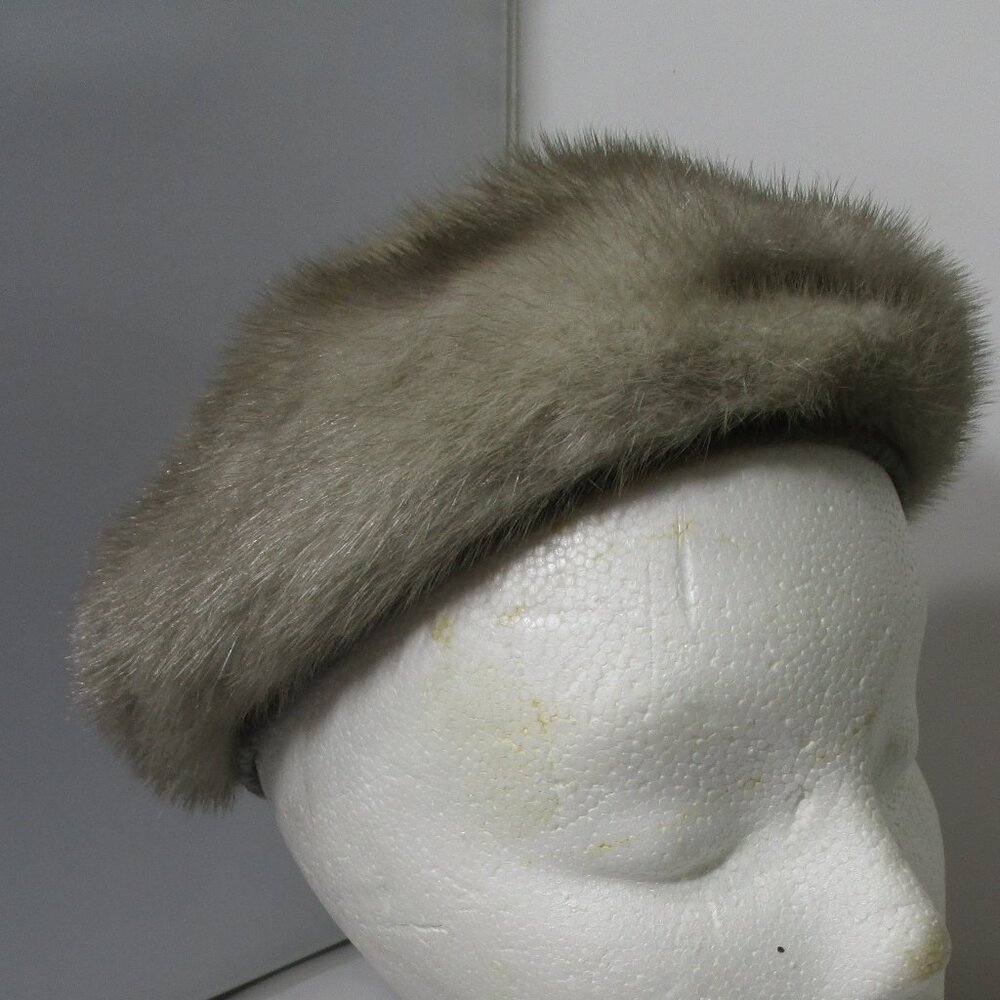 Vintage Real Genuine Fur Womens Ladies Classic  Hat Beret Pogues Dept Store